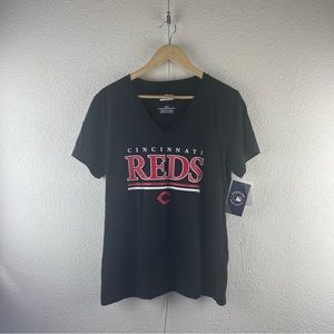 Genuine Merch l XL Cincinnati Reds MLB Baseball Logo V-Neck Short Sleeve T-Shirt